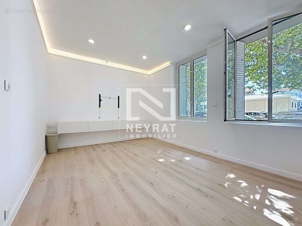 Saint raphael t2 centre ville - photo 2