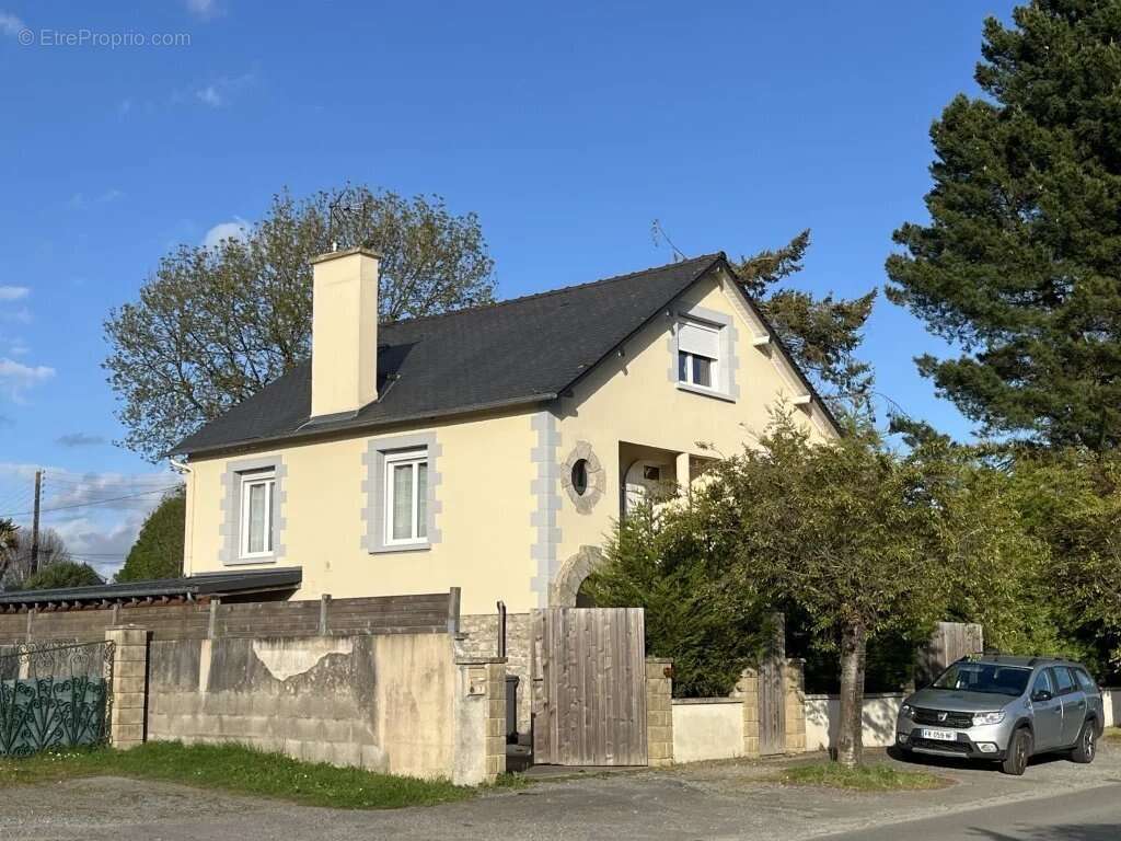 Maison à PLOUER-SUR-RANCE