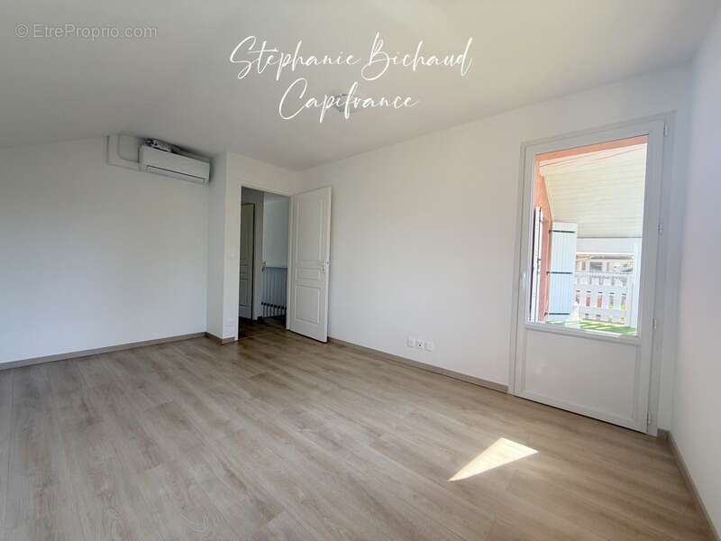 Maison à vendre 7 pièces LA ROCHE DES ARNAUDS (05) - photo 12