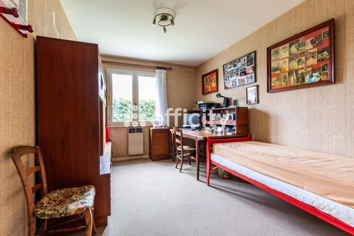 Maison 155 m² à Salles  - photo 9