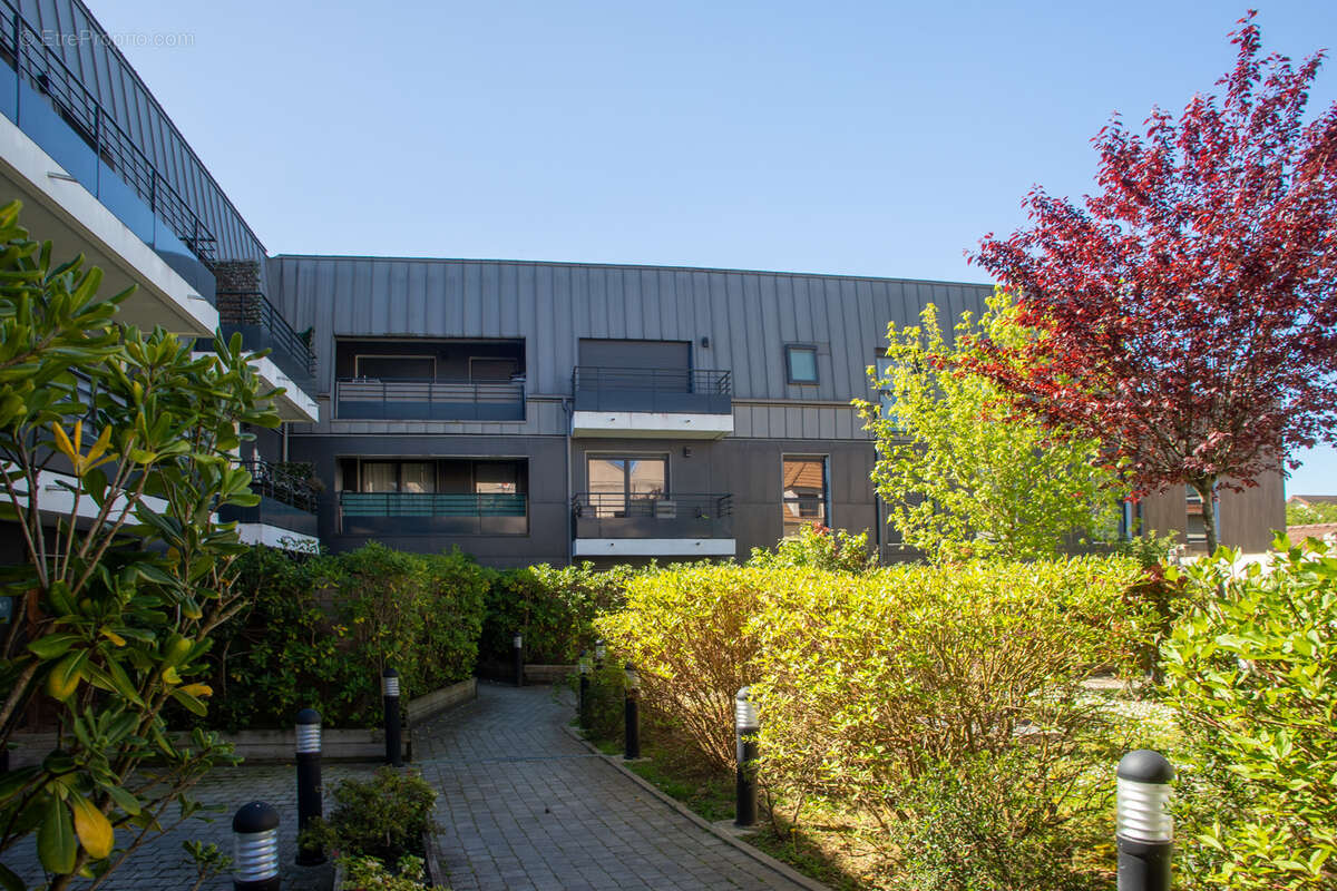 Appartement à SARTROUVILLE