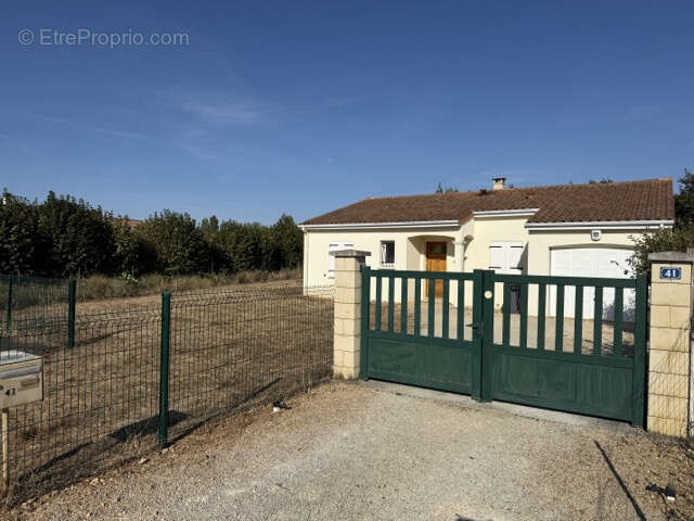 Maison de plain-pied recherchée et rare à Vivonne - photo 3