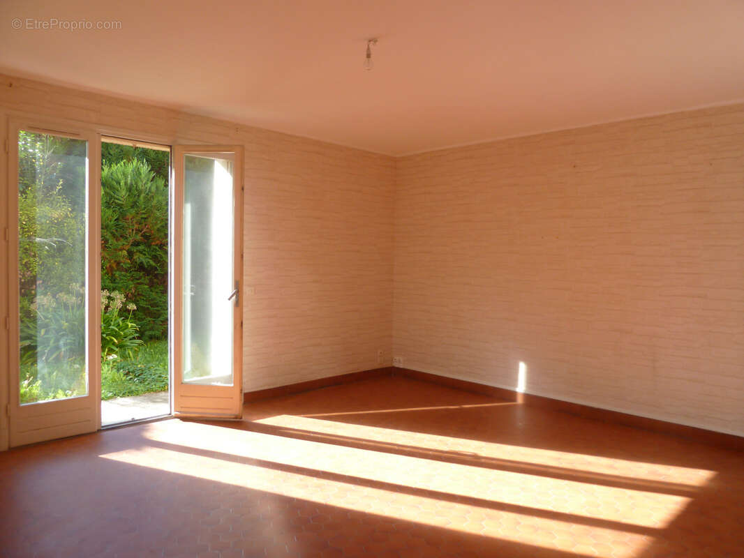 Maison familiale de 119 m2 avec garage et jardin - photo 7