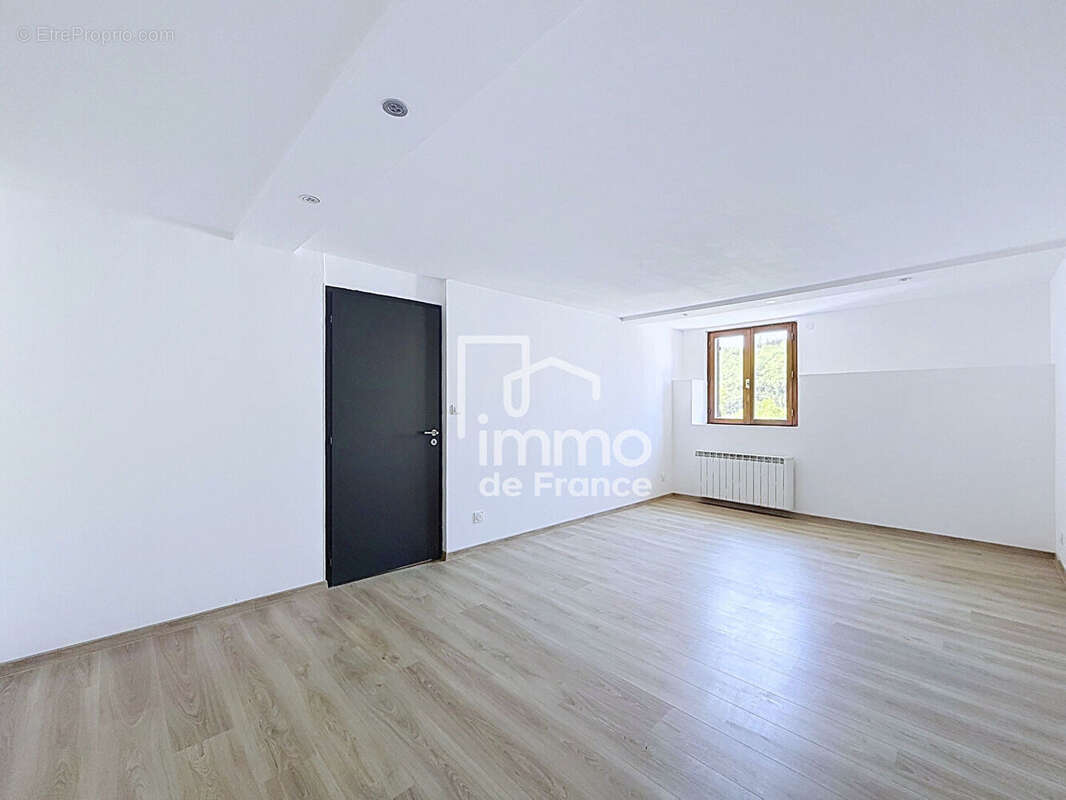 Appartement à BELLEGARDE-SUR-VALSERINE