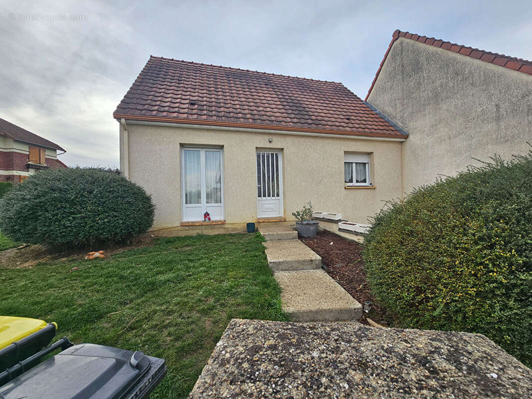Maison à CHARMES