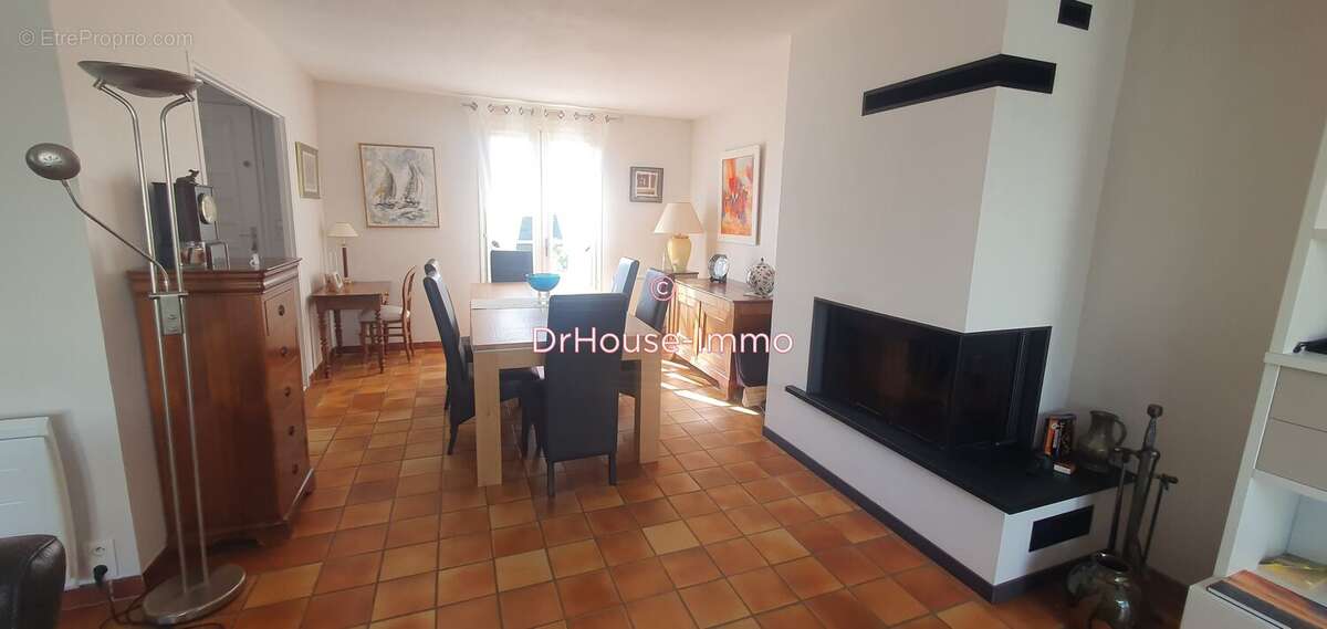 Maison 200 m² à Saint-Paul  - photo 6