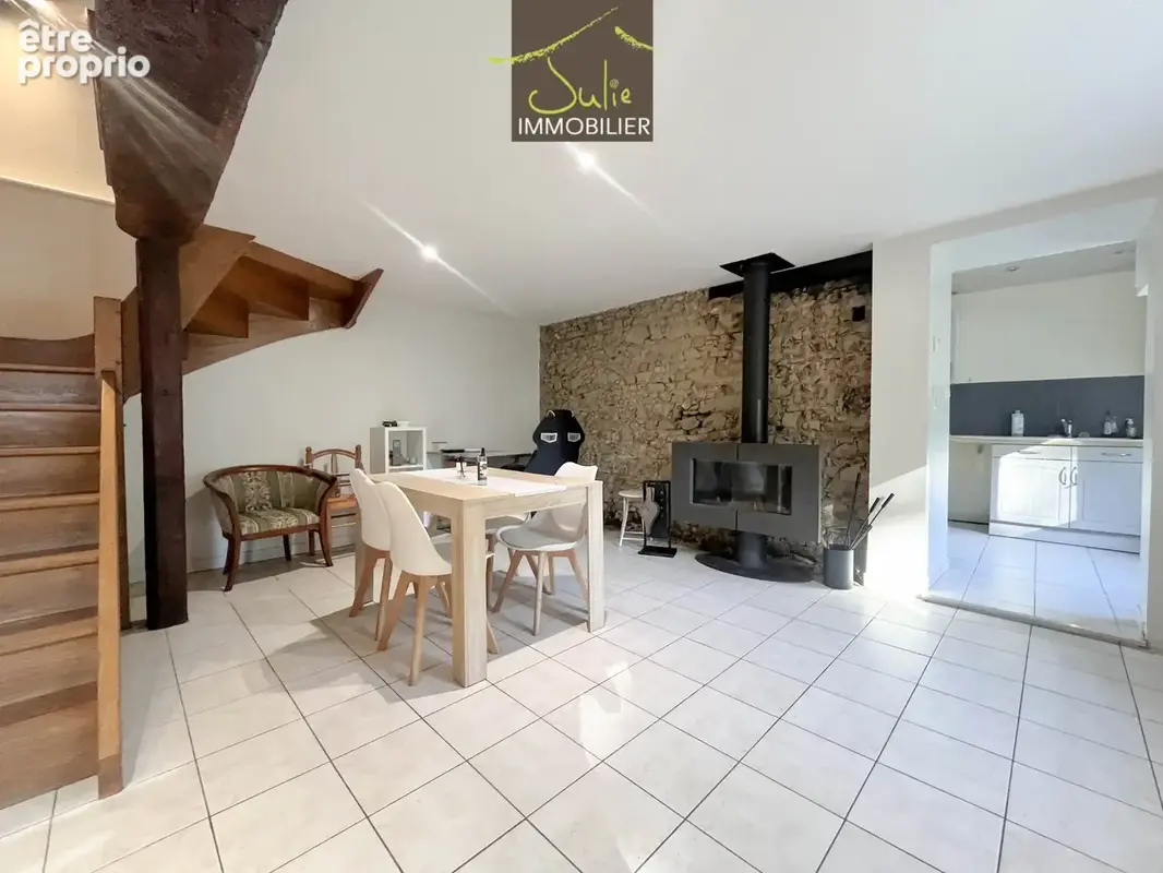 Charmante maison de 85m2 habitables. Terrain et dépendances. - photo 6