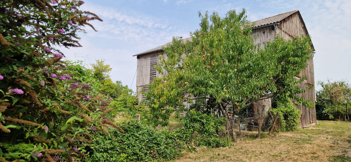 Autre à FAYE-LA-VINEUSE