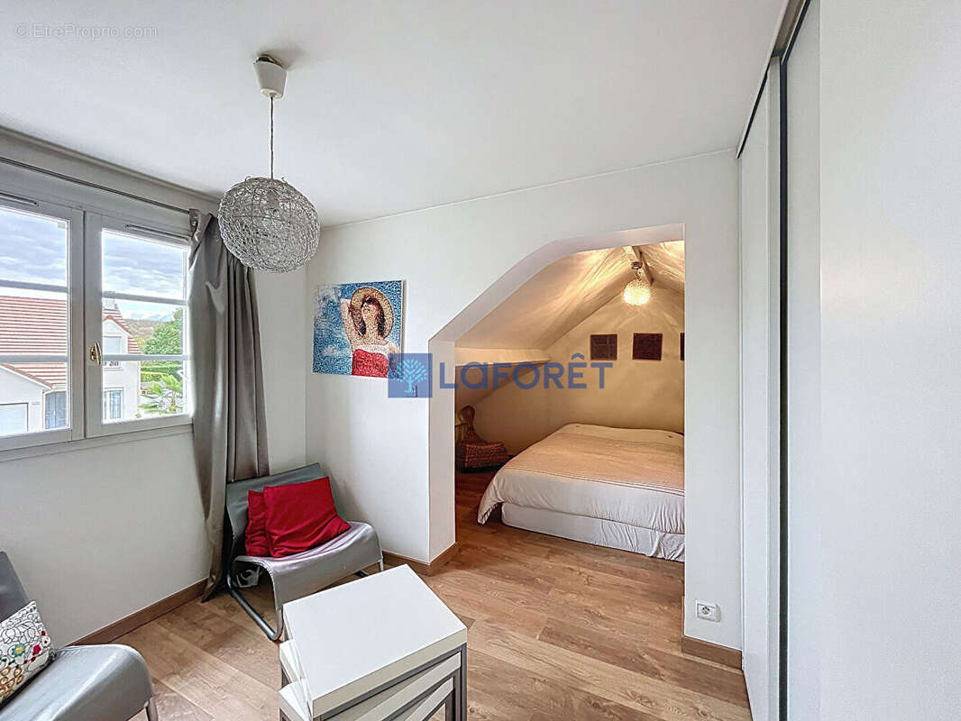 Maison à SAINT-PIERRE-DU-PERRAY