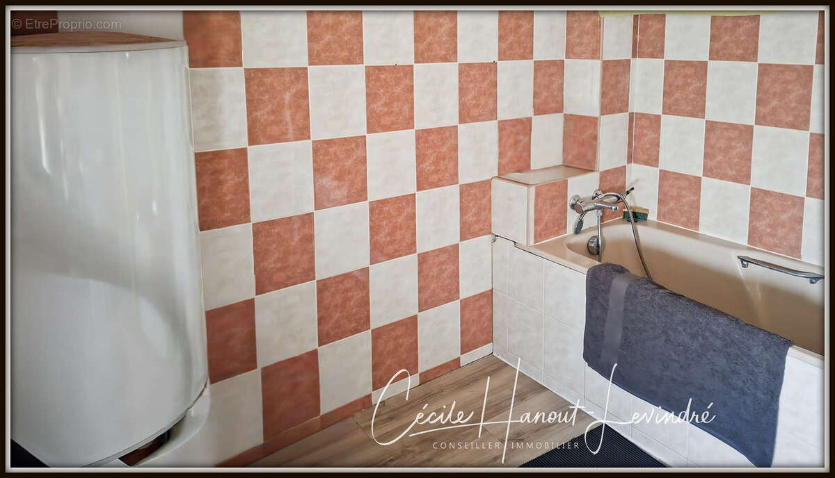 LE VIVIER SUR MER - Centre. Immeuble de rapport 3 appartements de 39 m2 / 32 m2 / 42 M2. Terrain 173 m2 - photo 7
