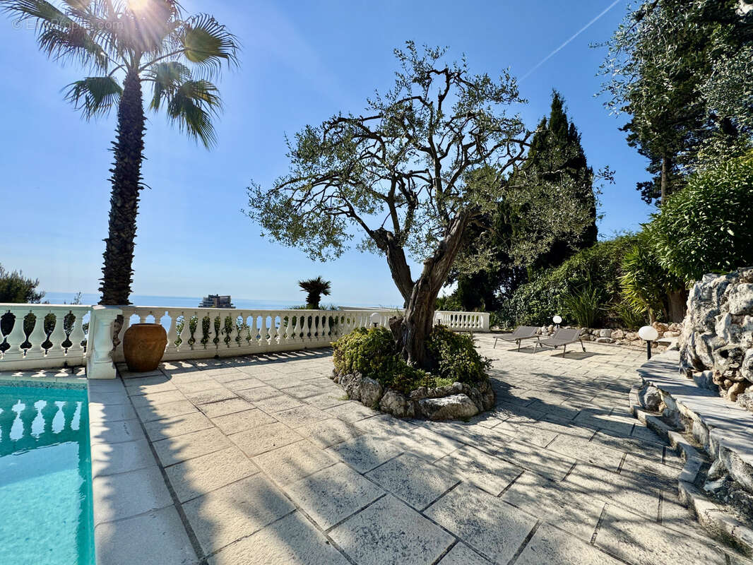 Appartement à BEAUSOLEIL