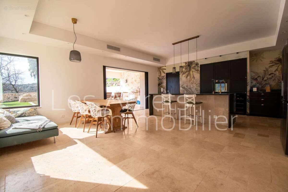 Maison à LES ADRETS-DE-L&#039;ESTEREL