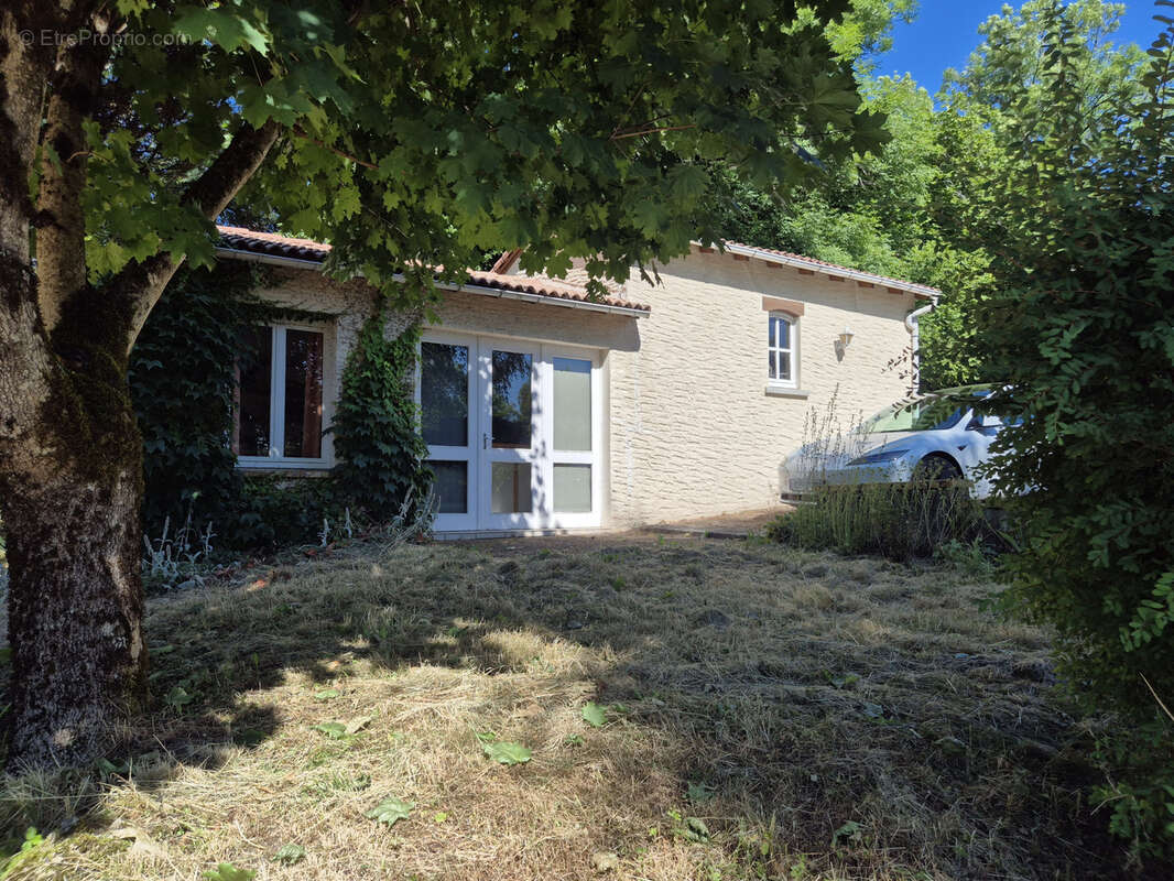 Maison à GIOU-DE-MAMOU