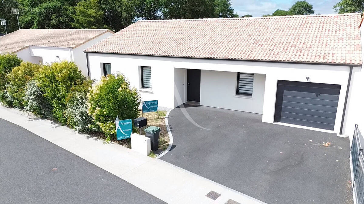 Maison à AIZENAY