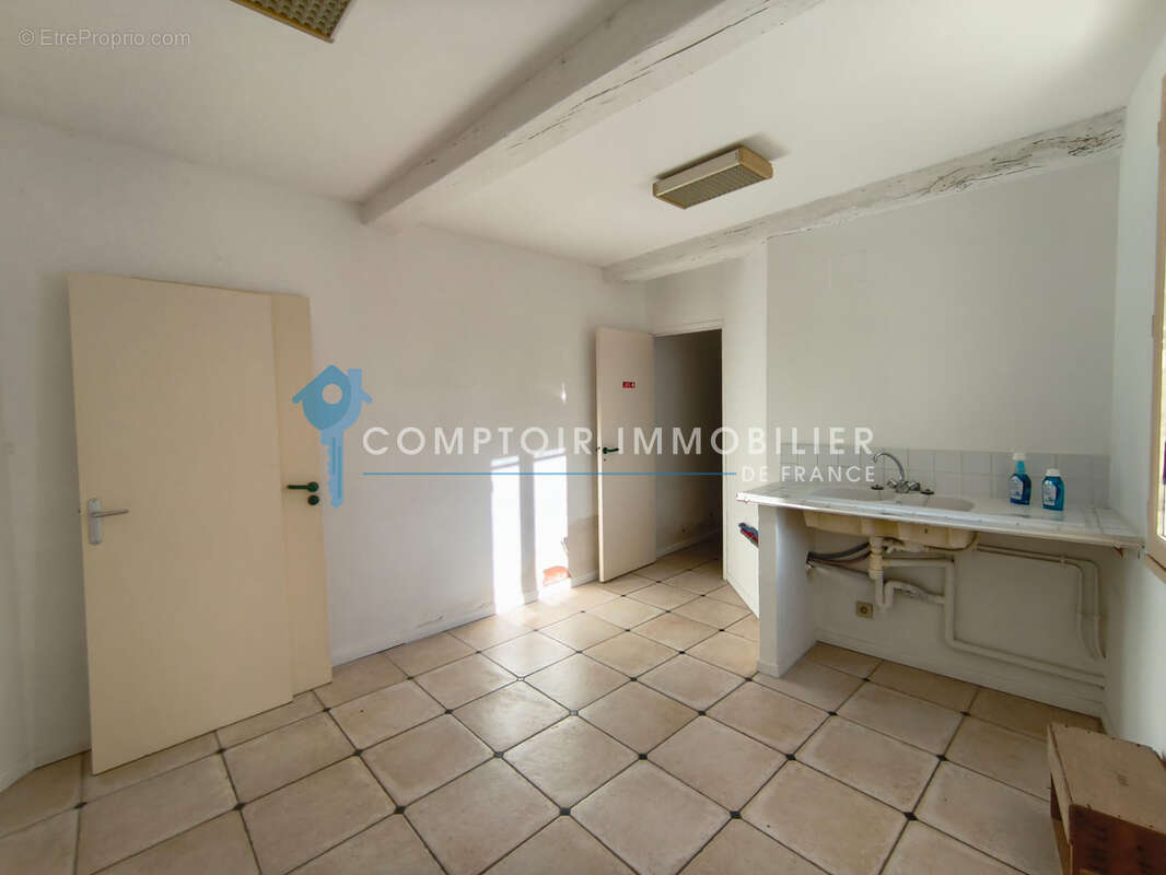 Dpt(30) a vendre  maison de village à potentiel  vallabrègues  à découvrir absolument ! - photo 5