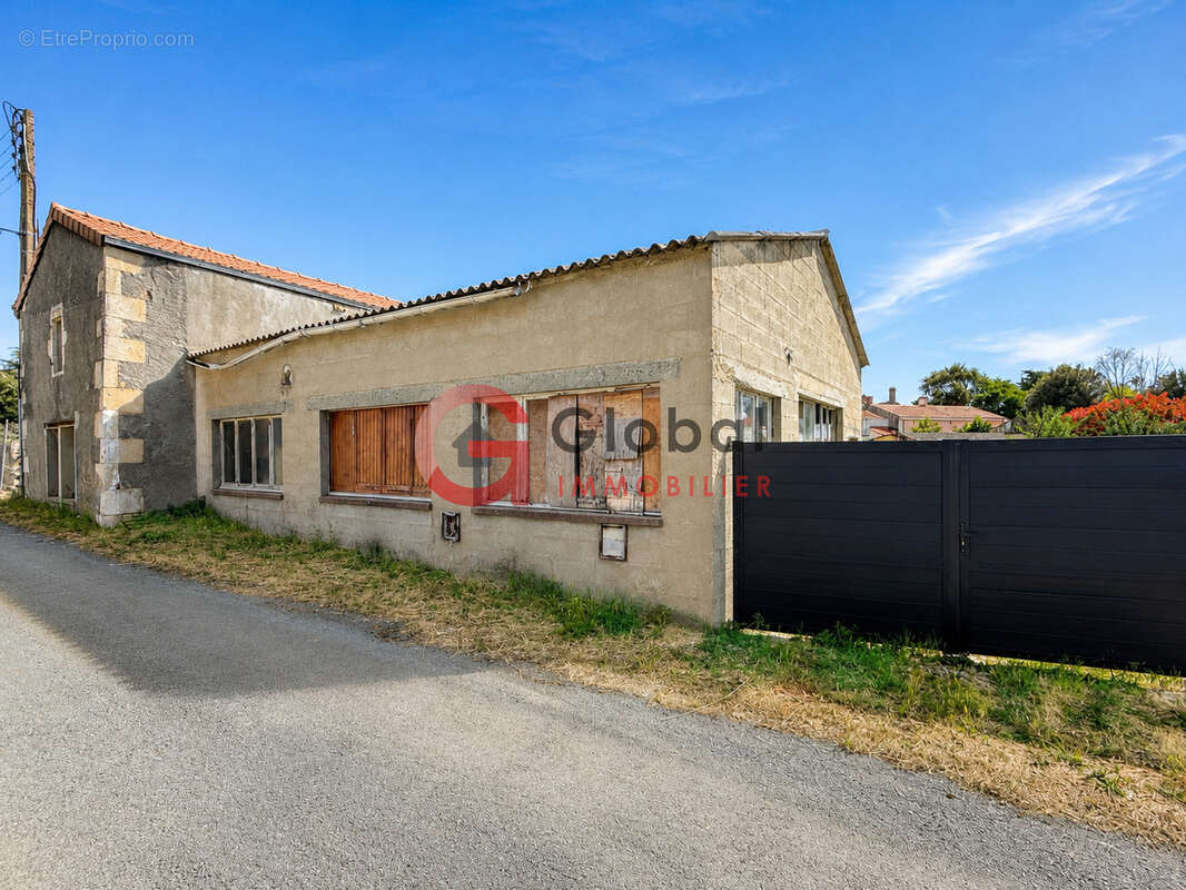 Grange à rénover offrant de nombreuses possibilités d'aménagement - photo 7