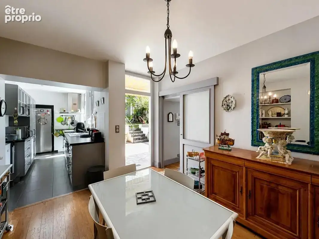 Maison de 9 pièces de 218 m² situé à Vichy - photo 3