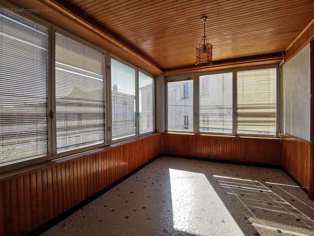   - Appartement à AUBENAS