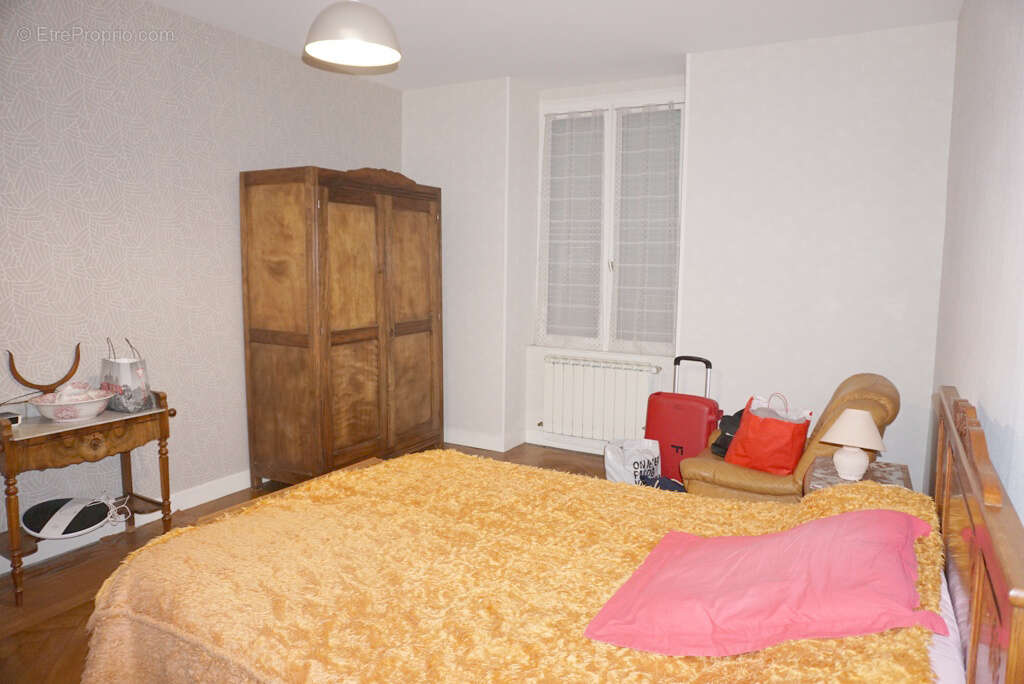 Maison de village avec dépendances. - photo 6