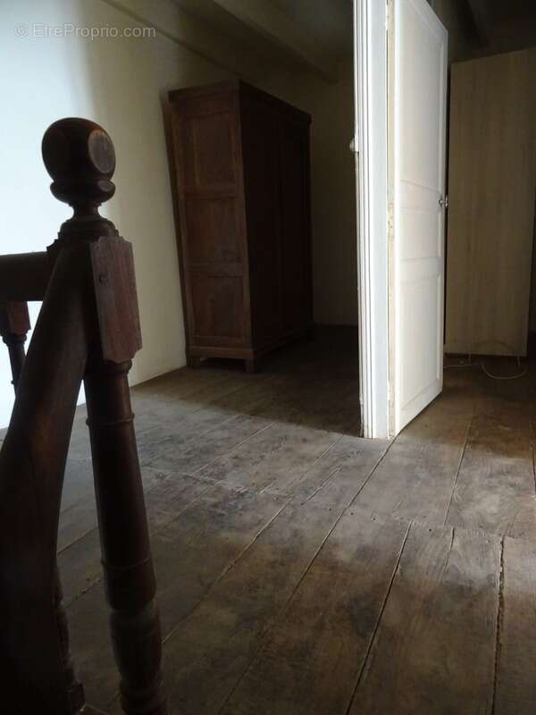 Maison à CHERVES-CHATELARS