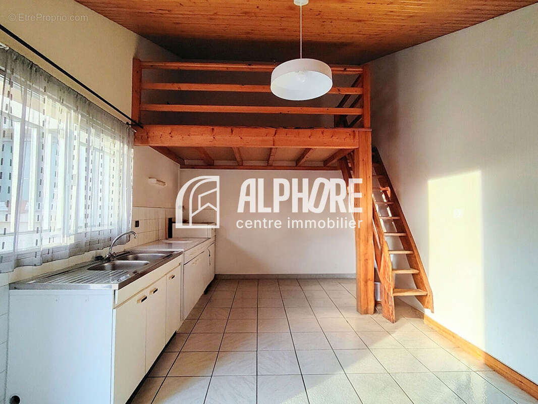 Maison de 167m2 à Cholet - 4 chambres, grand terrain et studio indépendant - photo 10