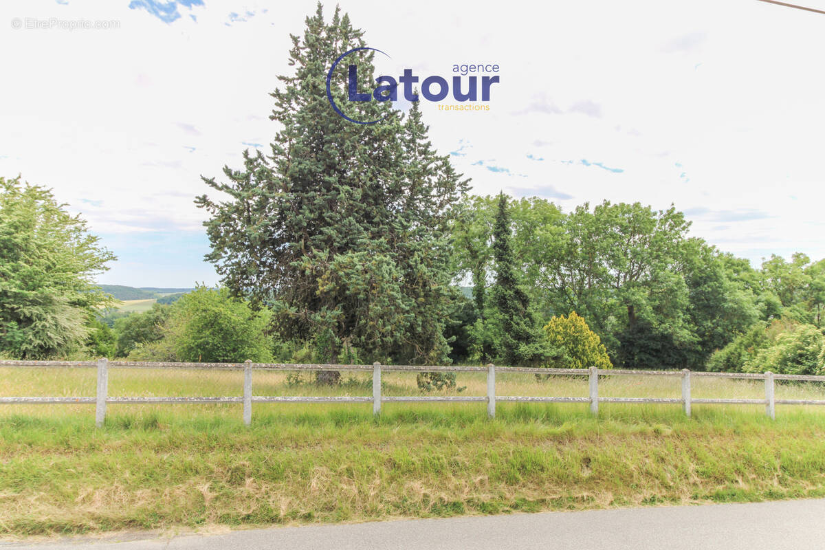 Terrain à VERT-EN-DROUAIS