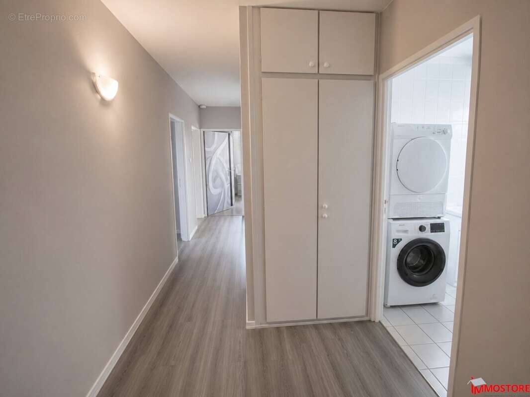 Spacieux 3 pièces avec balcon, garage et cave à Huningue - photo 3
