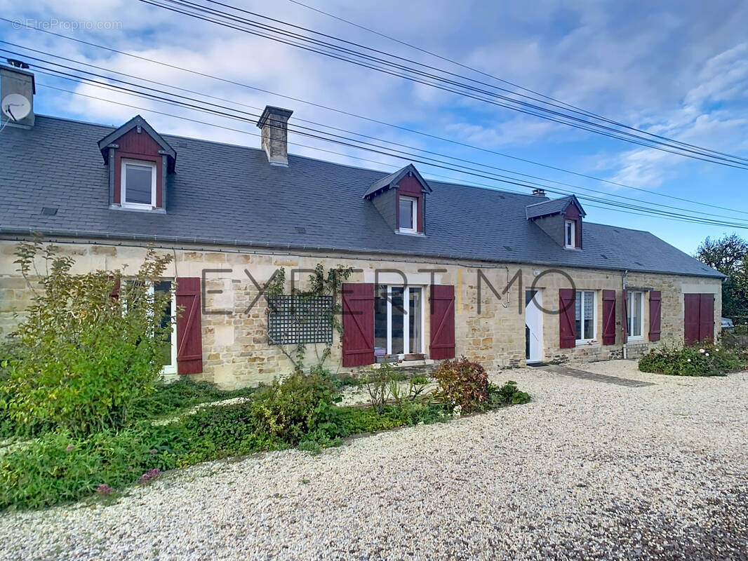 Maison à NOYERS-BOCAGE