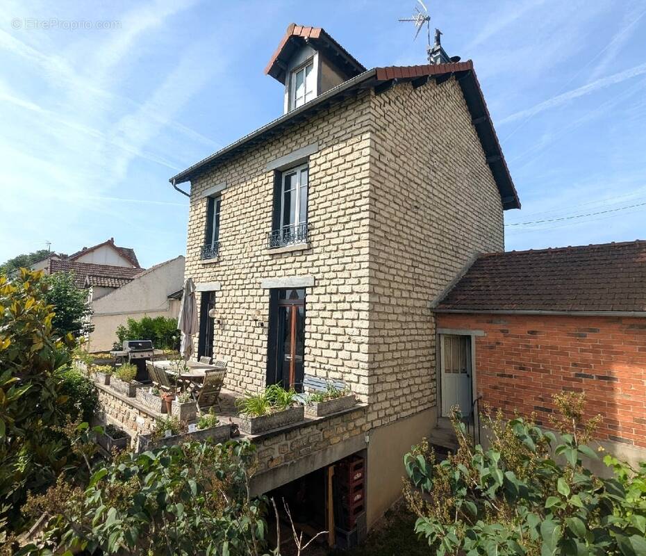 Maison à MANTES-LA-JOLIE