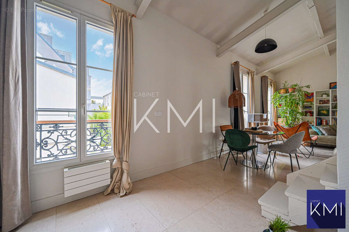 Appartement à PARIS-11E