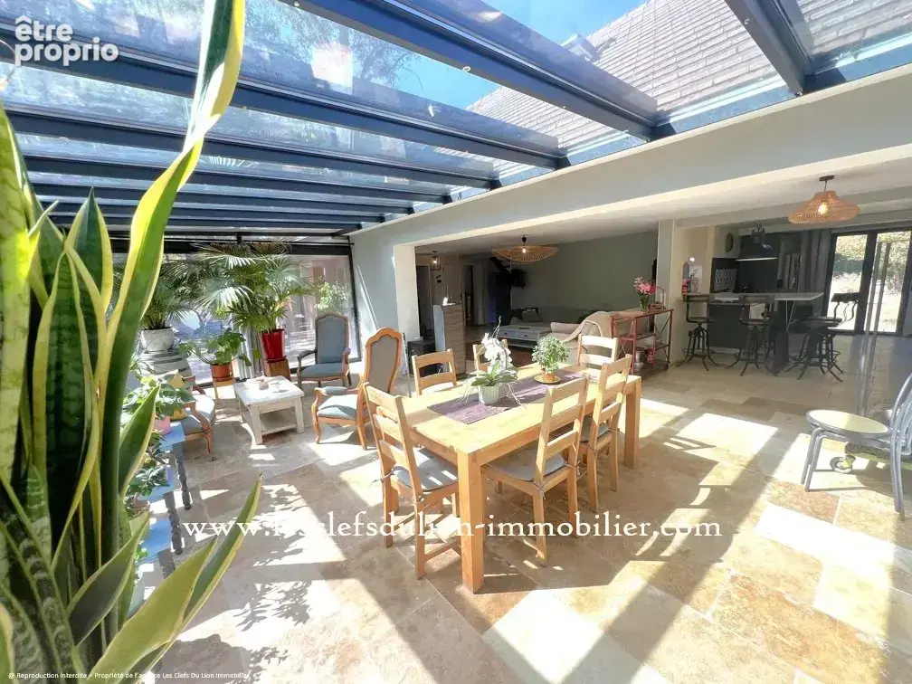 Maison traditionnelle de 2019 sur parc boisé. - photo 7