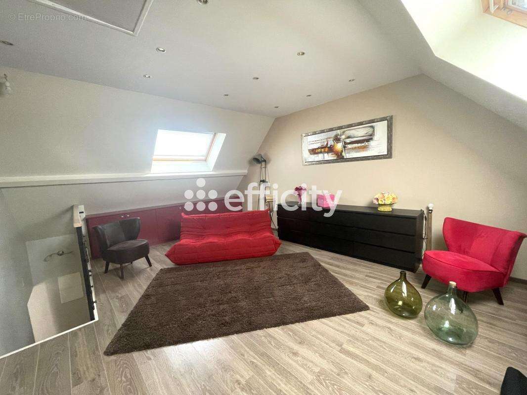 Maison à PARAY-VIEILLE-POSTE