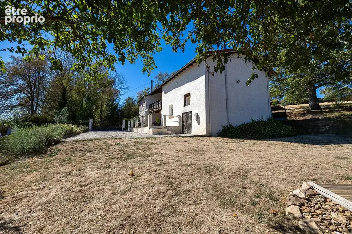 Superbe bâtisse de caractère avec piscine et grand terrain de 1,8 hectare - photo 5