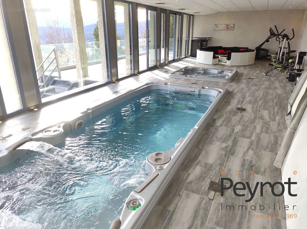 Maison à LES ANGLES