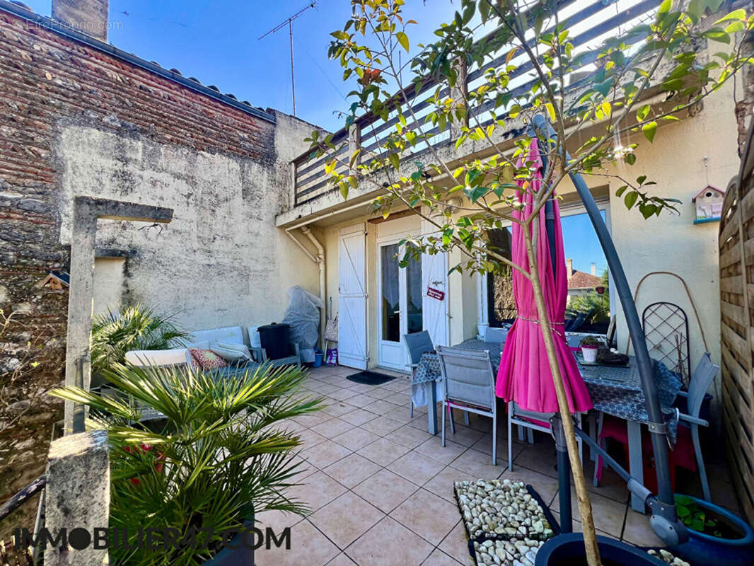 Appartement à SAINTE-LIVRADE-SUR-LOT