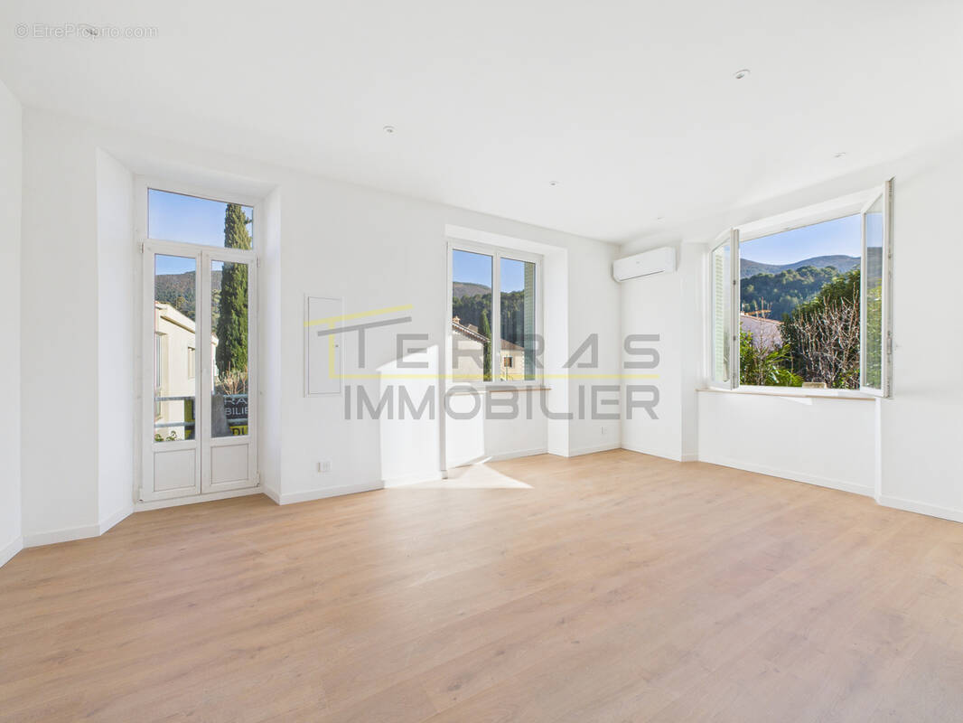 Appartement à NYONS