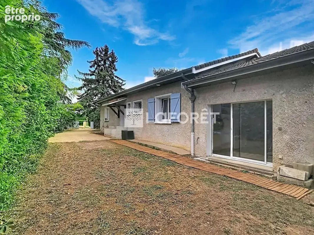 Maison de plain-pied 140 m², genay au calme avec grand terrain arboré - photo 8