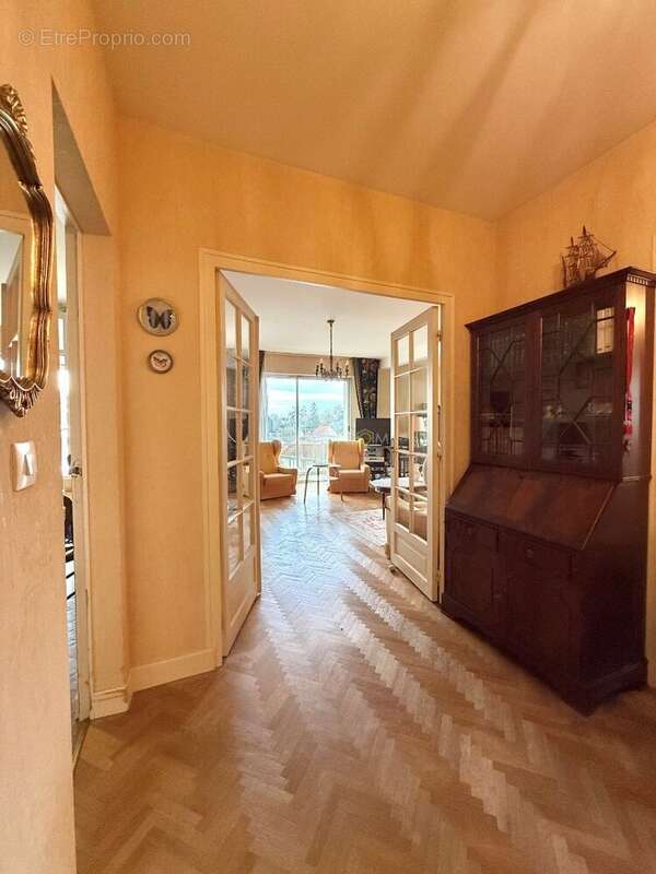 Appartement à SAINT-CYR-SUR-LOIRE