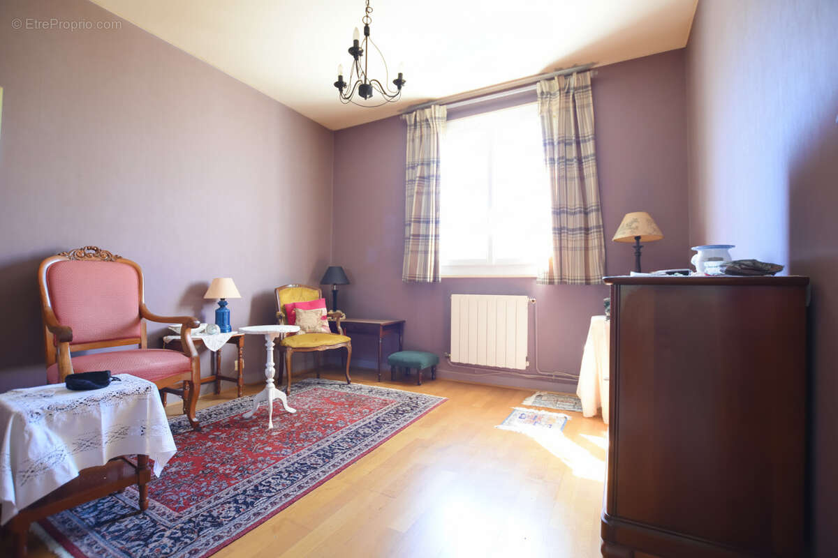 Maison à LES ESSARTS-LE-ROI