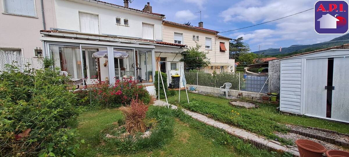Maison à VILLENEUVE-D'OLMES