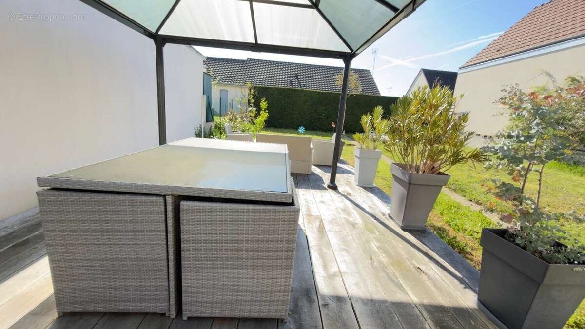 Maison à SAINT-PARRES-AUX-TERTRES