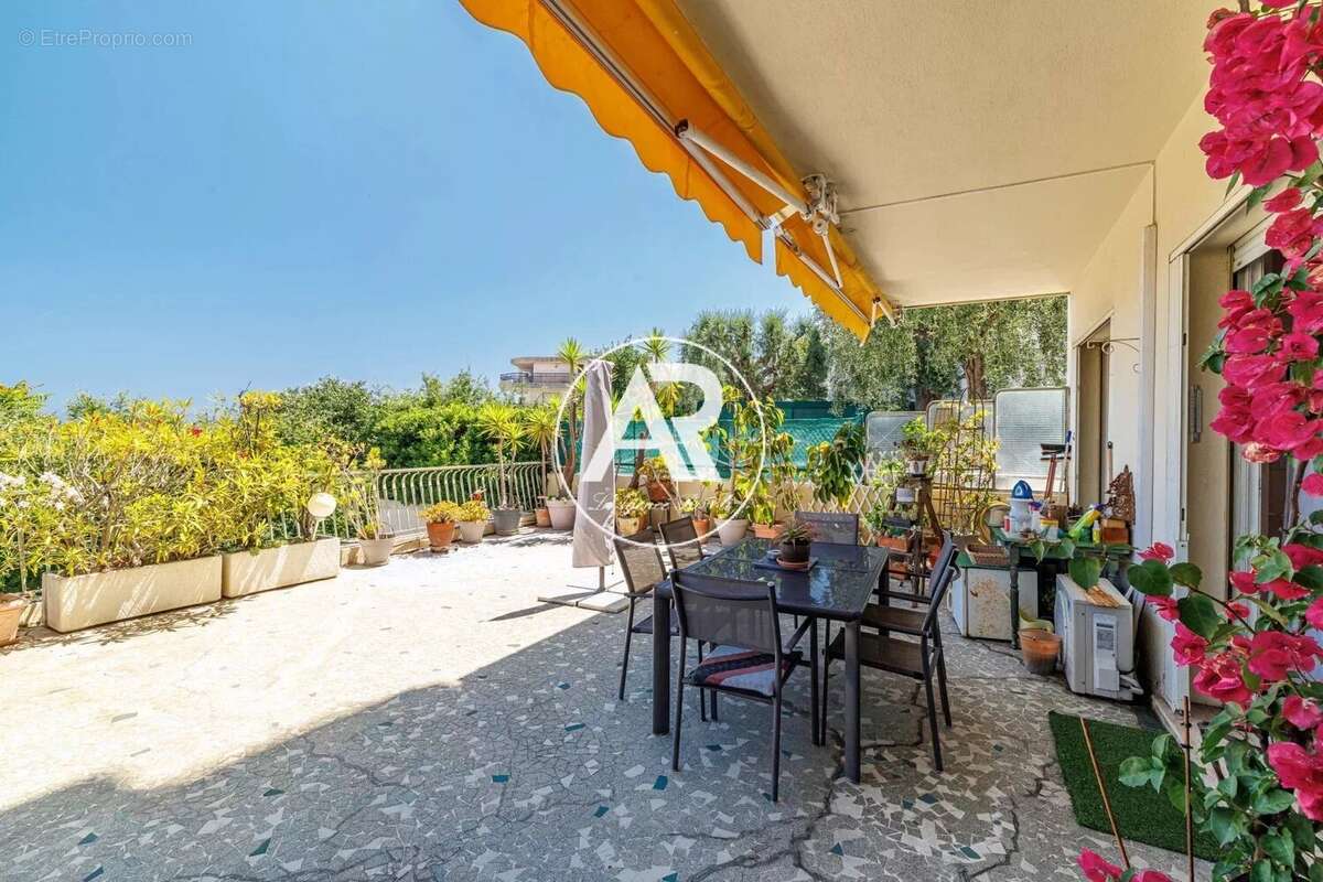 Nice • Baumettes • 4 PIECES // Terrasse 70m² // Cave // Parking collectif - photo 3