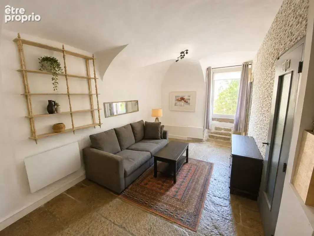 Appartement à BERRIAS-ET-CASTELJAU