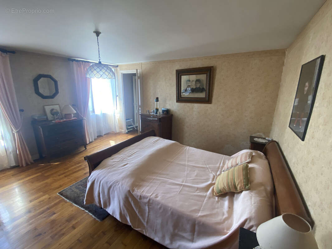 Maison à SAINT-CHAMANT