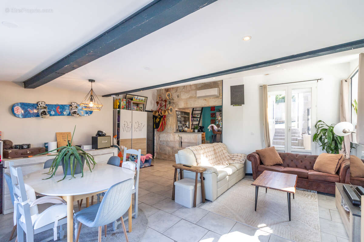 Maison à SAINTES