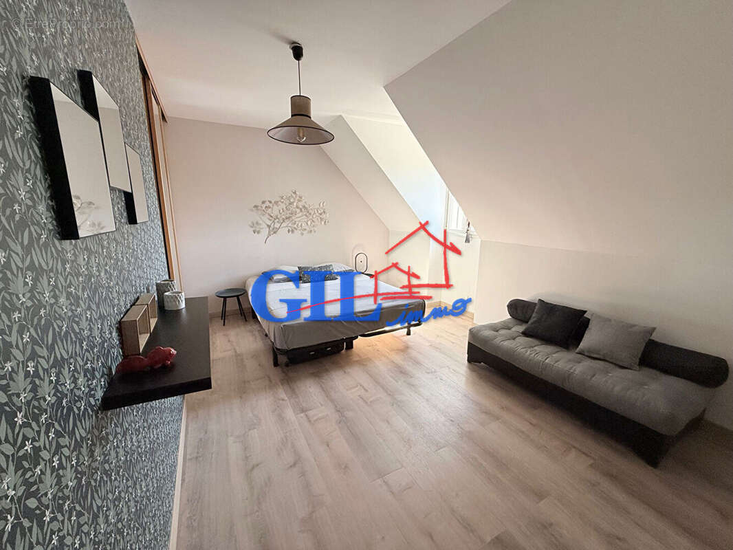 Maison à SAVIGNY-LE-TEMPLE