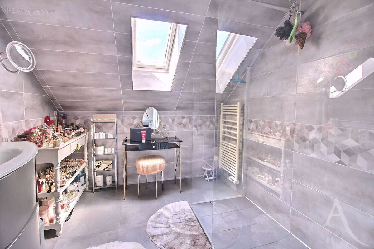 THIAIS  Une maison d'exception pour une vie de famille privilégiée - photo 5