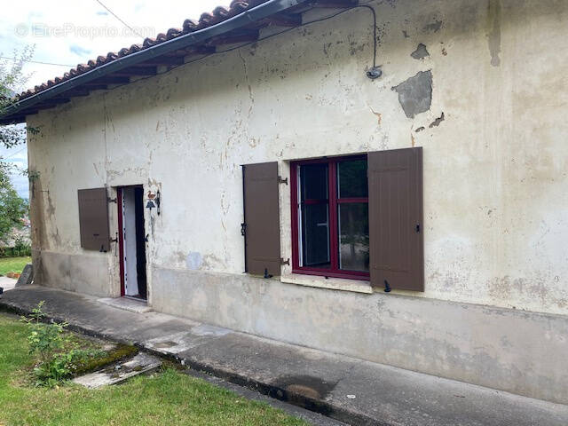 Maison à rénover dans hameau paisible des Combes - photo 2
