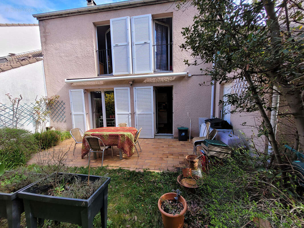 Maison à VILLENEUVE-LA-GARENNE