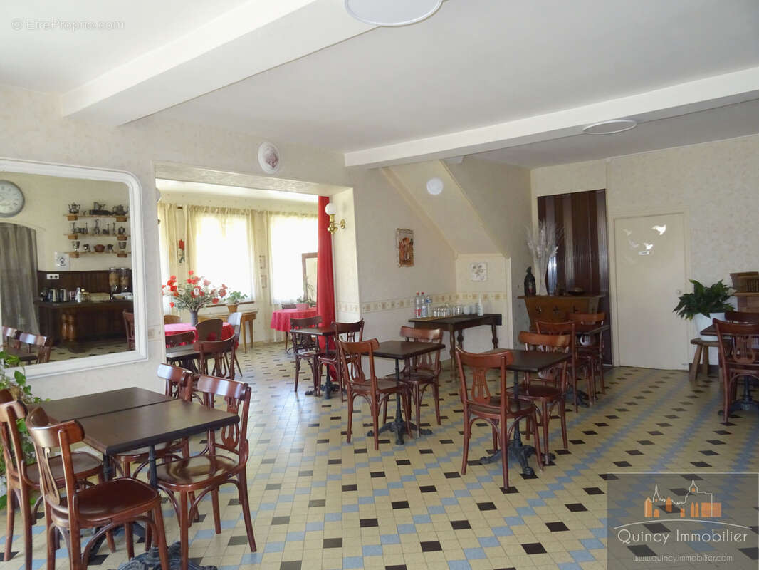 Commerce à SAINT-PERE